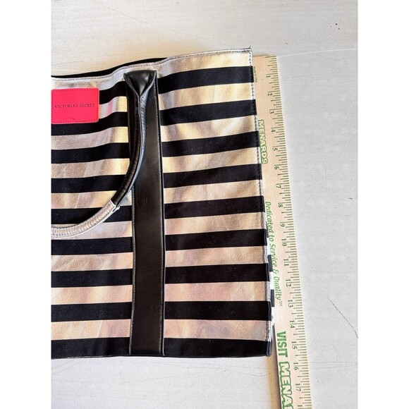Victoria's Secret Black Metallic Sliver Weekender Bag Travel Vacation Beach Work - Picture 7 of 8